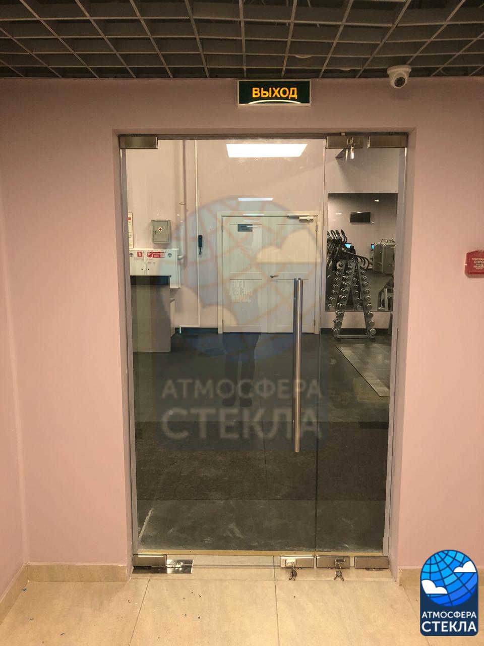 Стеклянные двери