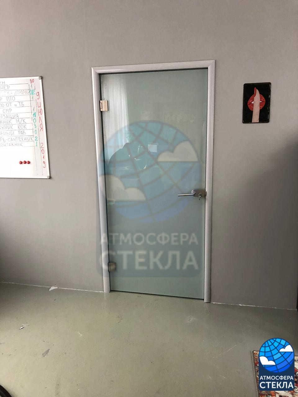 Стеклянные двери