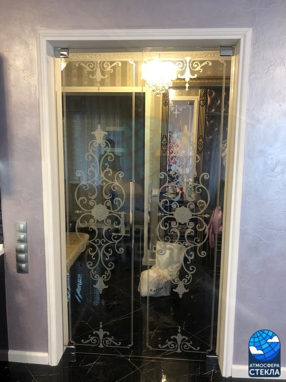 Стеклянные двери