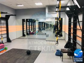 Стеклянные фартуки и облицовка зеркалом