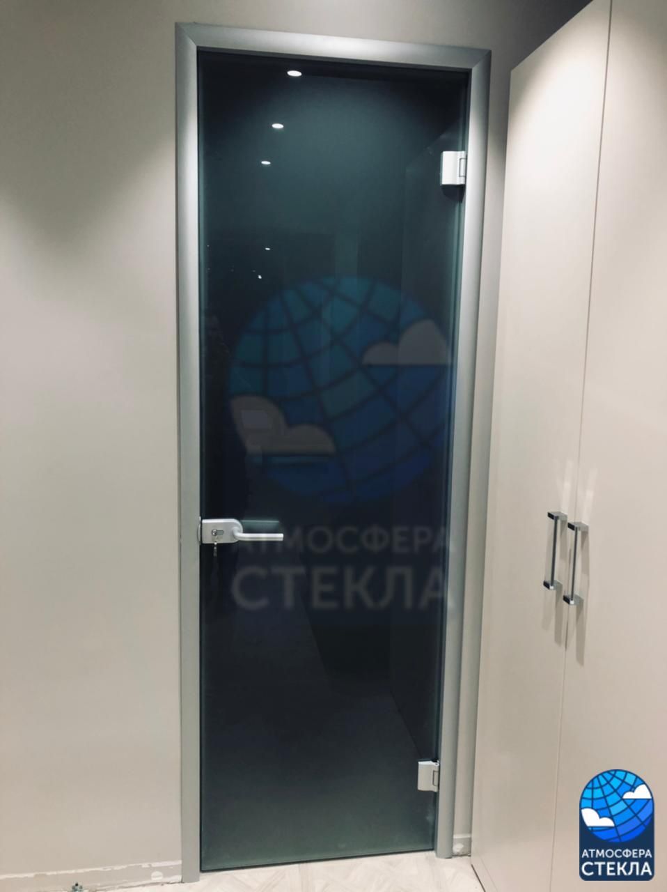 Стеклянные двери